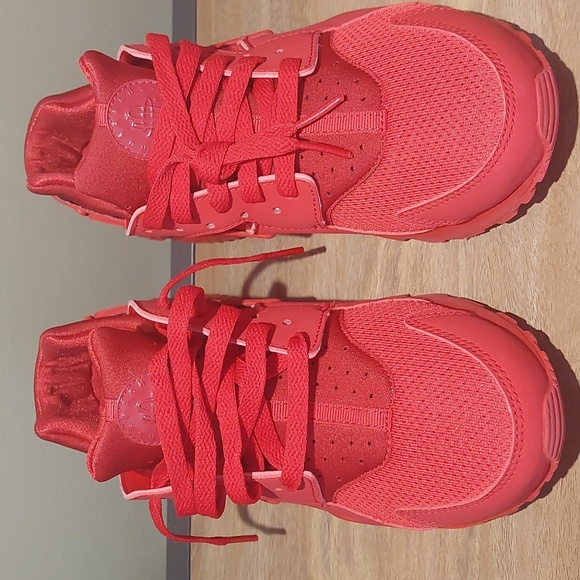 Nike Huarache Run University Red Size 7Y - Picture 3 of 8